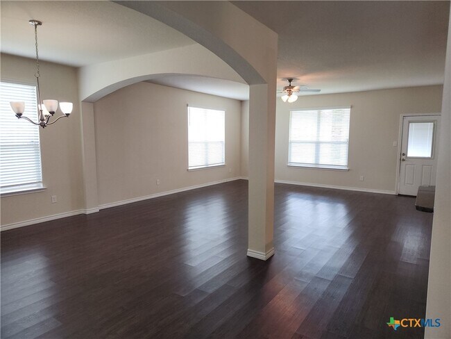 Photo - 5304 Primavera Ln