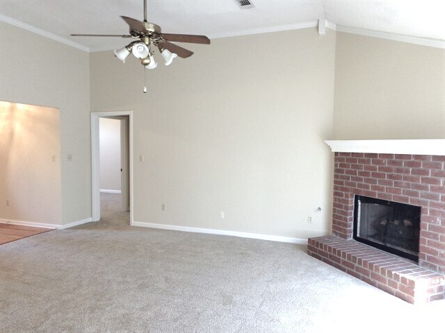 5026 Springtree Dr