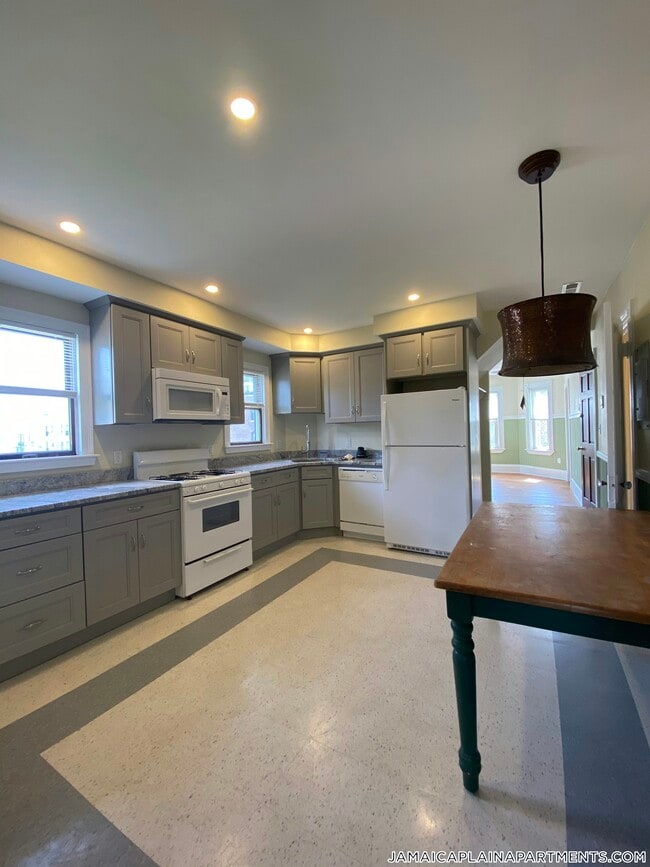 Photo - 18 Haverford St Unit 3