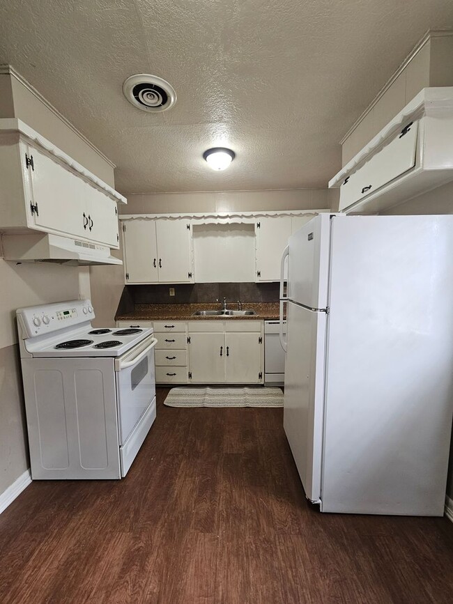 Photo - (3) Bed/(1) Bath in Core Norman! Pet Negotiable!