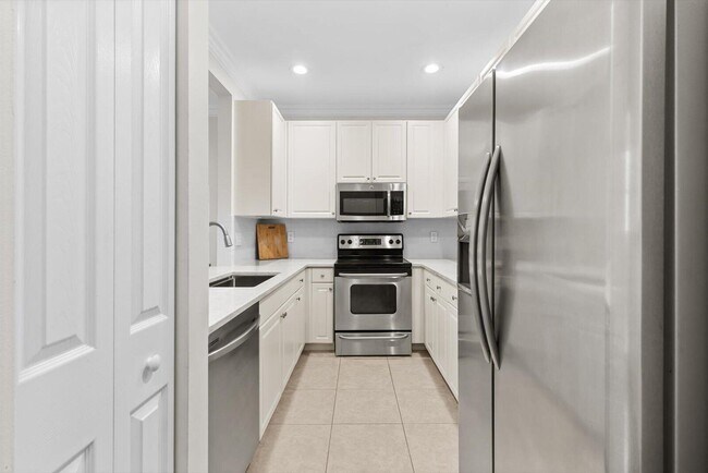 Photo - 1460 Corbison Point Pl