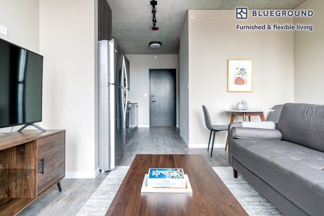 Photo - 939 W Washington Blvd Unit FL4-ID284