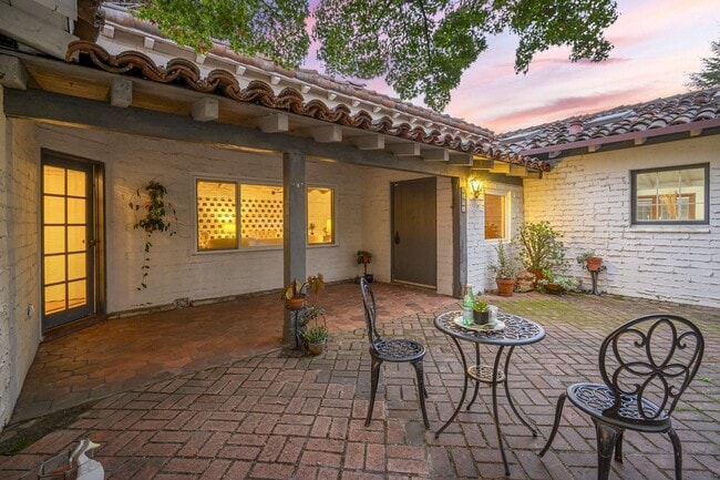 Photo - 3691 Laguna Ave