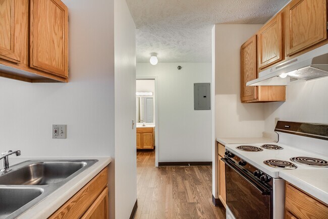 Photo - Pleasant View Apartments (J &amp; K Corporation)