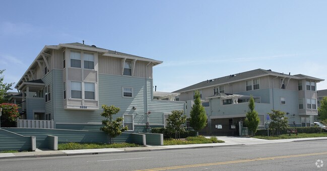 Photo - Foothill Family Apartments