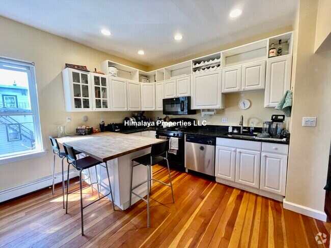 Building Photo - 174 Putnam Ave Unit #2 Rental