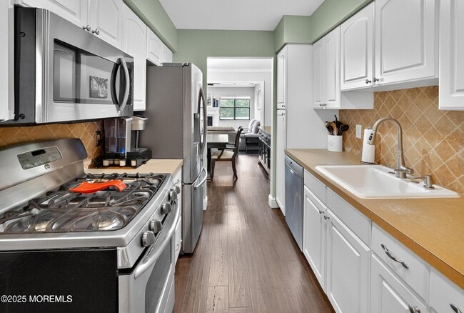Photo - 285 Longwood Dr