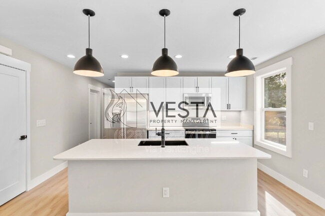 Photo - 192 Appalachian Way