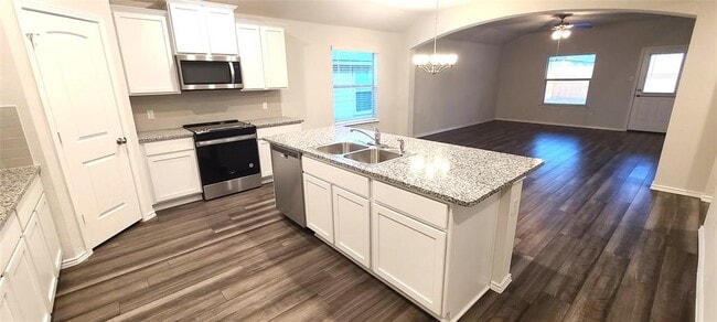 Photo - 172 Pivot Dr