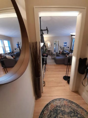 Entry to large 1 bedroom - Lincoln Court Apartments