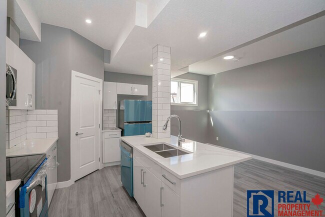 Photo - 9059 80 Ave Unité A