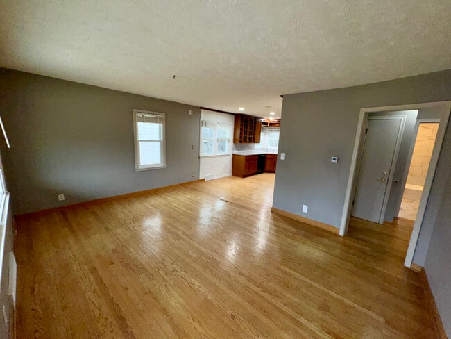 Photo - 2116 S 49th Ave