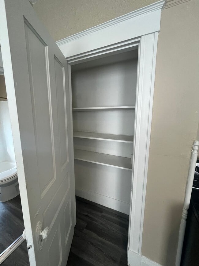 Photo - 235 Emming St Unit #2