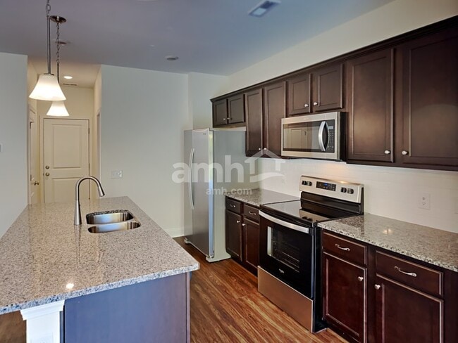 Photo - 3017 Lucky Ln