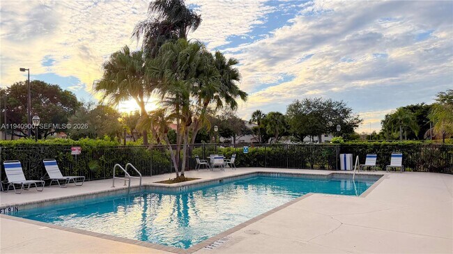 Photo - 3400 Pinewalk Dr N Unit 934