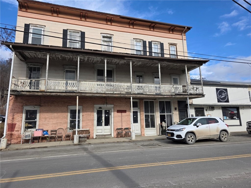 Photo - 11 W Front St