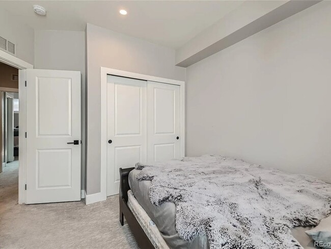 Photo - 1284 Stuart St