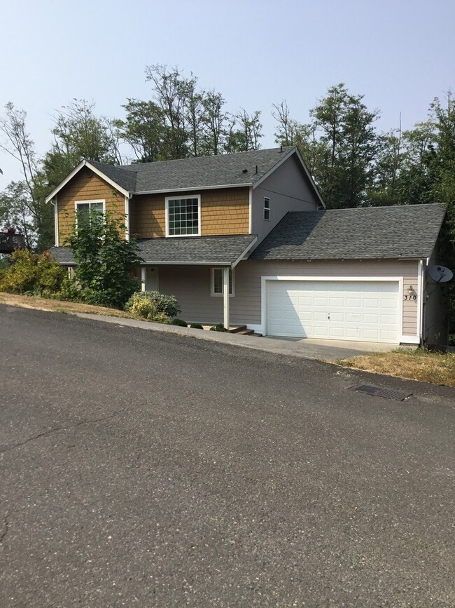 2 STORY HOME, 3 BEDROOM 2.5 BATH Rental House Rental in Napavine, WA