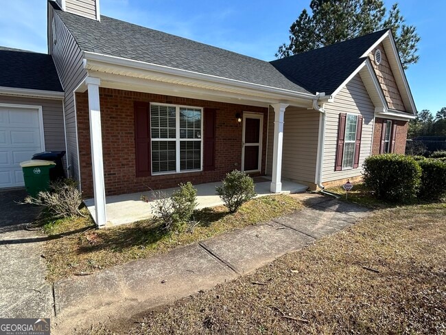 Photo - 340 Sarah Dr