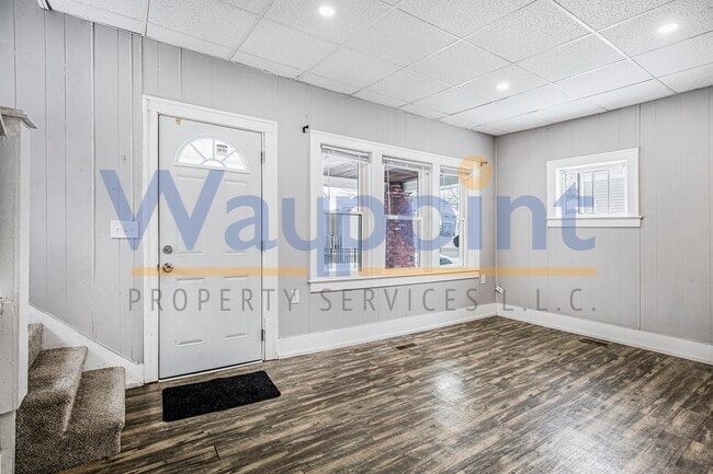 Photo - 912 Zeeland Ct NE