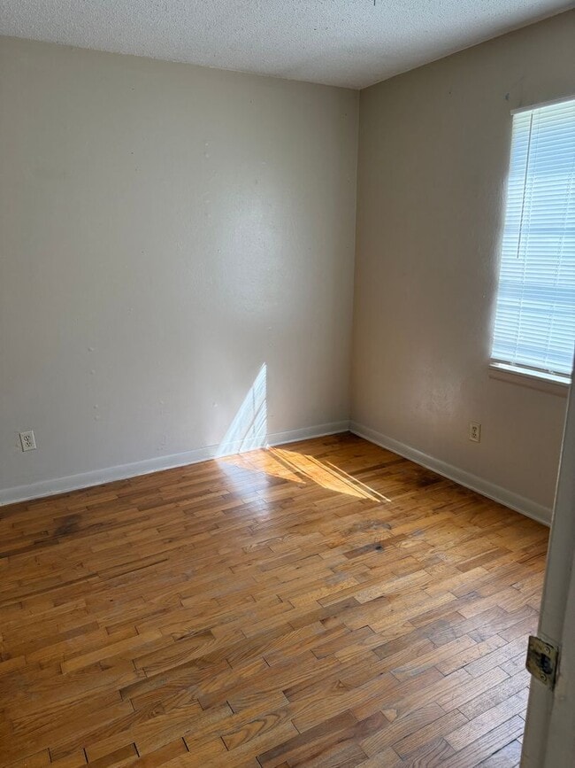 Photo - 103 Frederick St