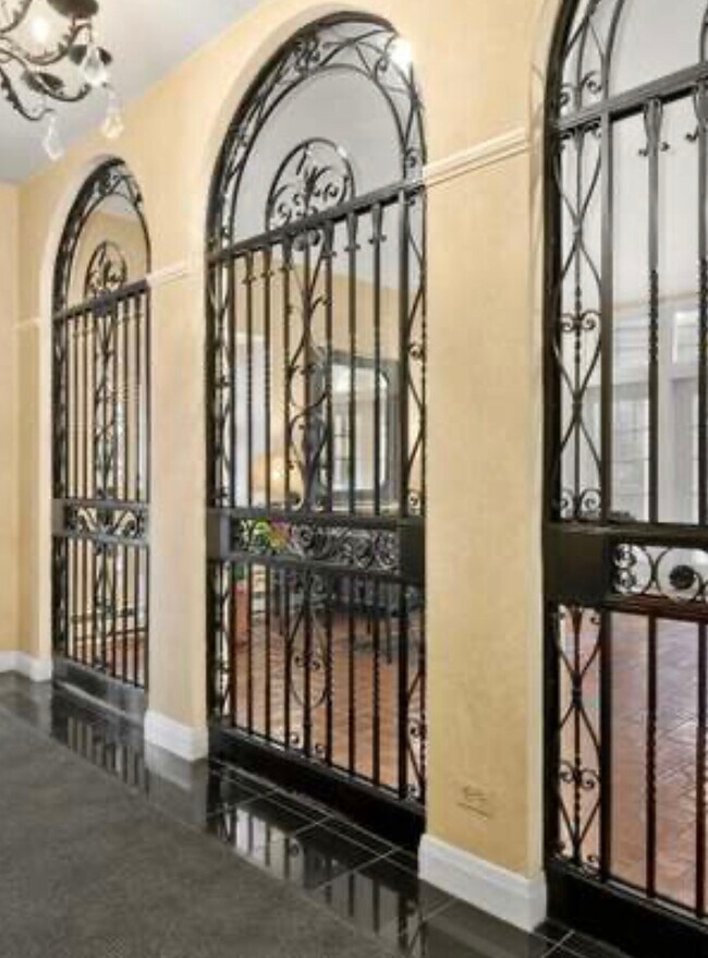 Entry into Building - 70 E Scott St Unit 308