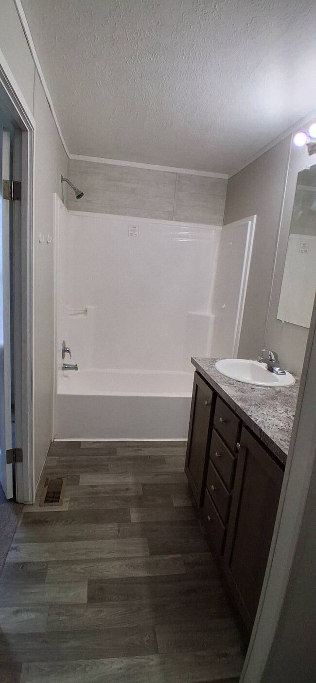 Photo - 640 S Darlene Way