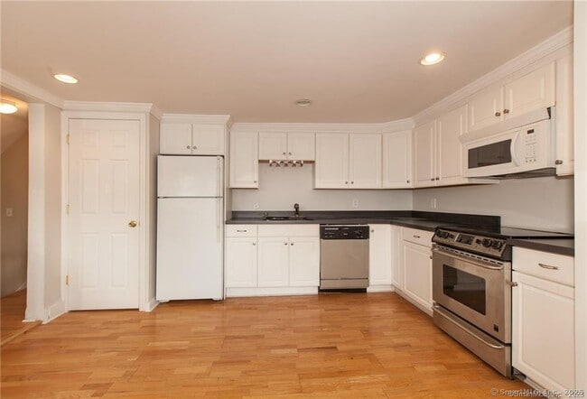 Photo - 236 Flax Hill Rd Unit 2