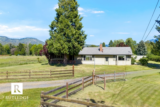 Photo - 5 Acres in the Applegate Valley with Pasture & Outbuildings