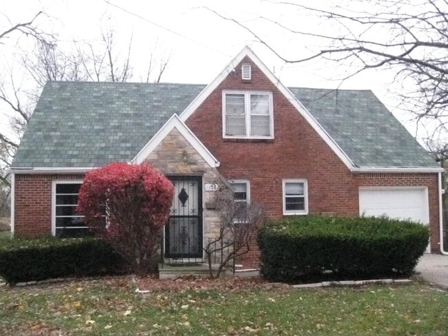 2nd floor apartment in Beaverdale brick home - 1136 68th St Unit downstairs 2 bedroom