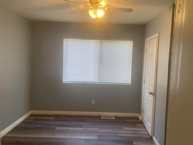 Photo - 7051 Julian Ave