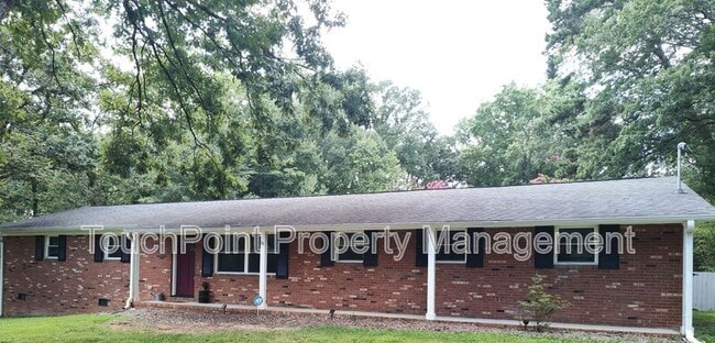 Building Photo - 303 Cedarwood Ln Rental