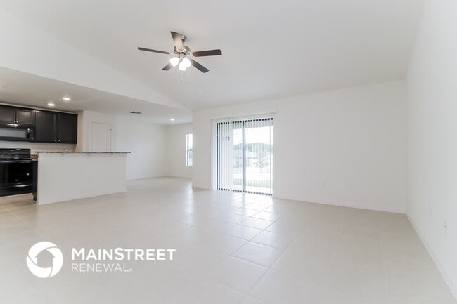 Photo - 1187 Moyle Way