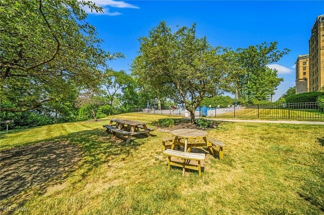 Building Photo - 12520 Edgewater Dr Unit 802 Rental