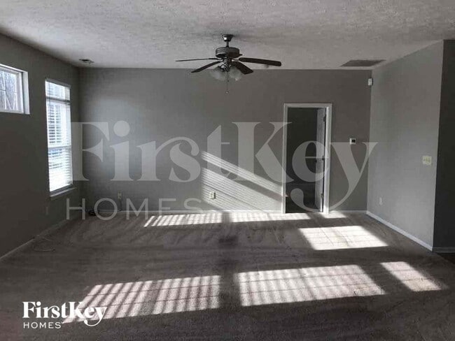 Photo - 688 Harbor Dr