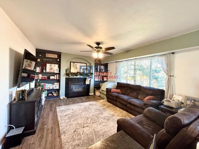 Photo - 17627 Cornish Pl