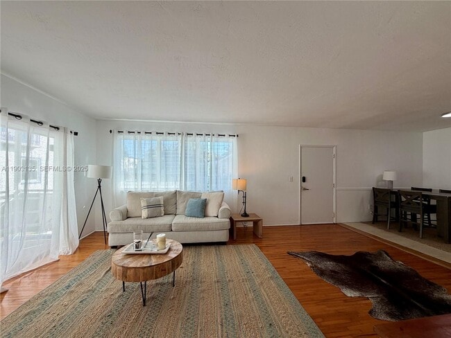 Building Photo - 1135 101st St Unit 6