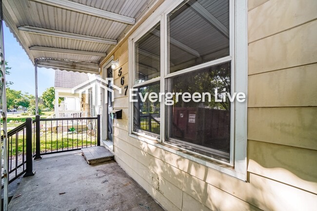 Photo - 567 S Weyant Ave