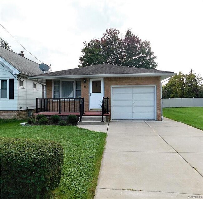 Photo - 95 Manhasset St