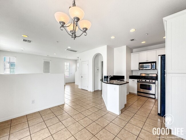 Photo - Beautiful 2B/2.5BA Townhouse in Oceanside w/ Washer/Dryer, Attached Garage, and AC!