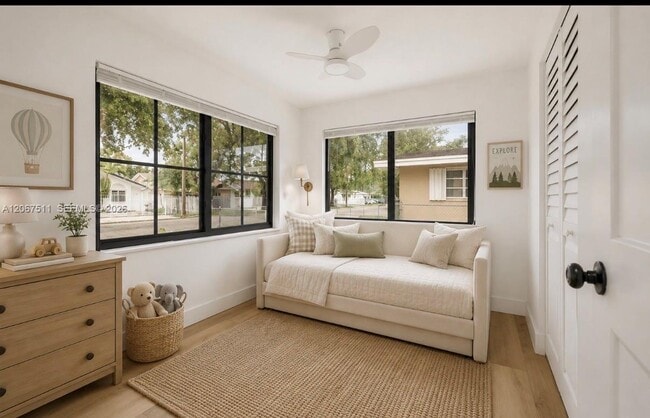 Photo - 220 SW 32nd Ave