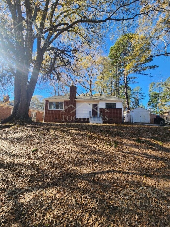 Photo - 301 Eskew Cir