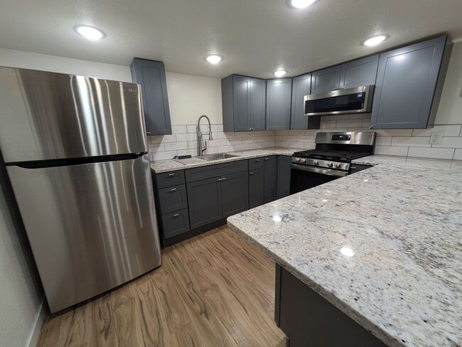 Photo - 220 E 7th St Unit #2