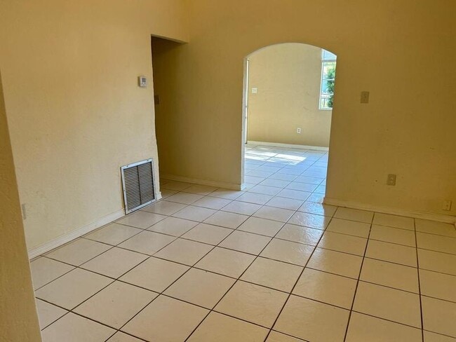 Photo - 4246 Minoso St Unit 1