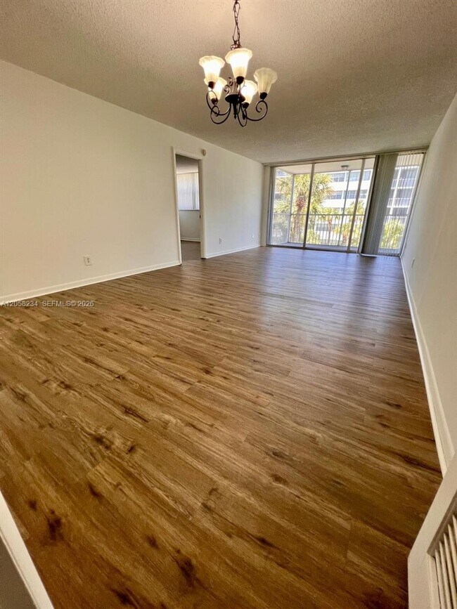 Photo - 700 NW 214th St Unit 411