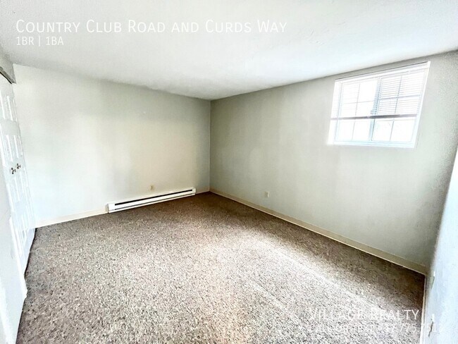 Photo - 681 Country Club Rd Unidad E