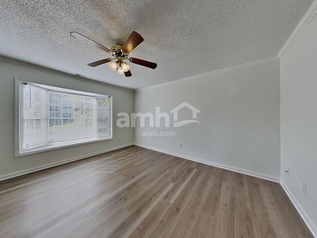 Photo - 1703 Hunterwoods Dr