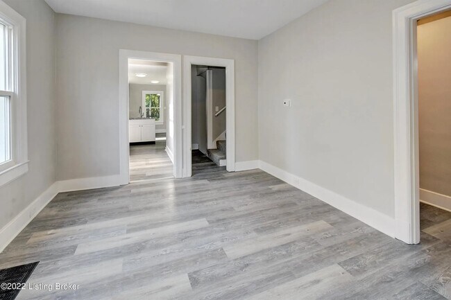 Photo - 130 Gillette Ave