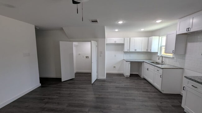Photo - ? Modern 3-Bedroom Duplex with Open Layout ?