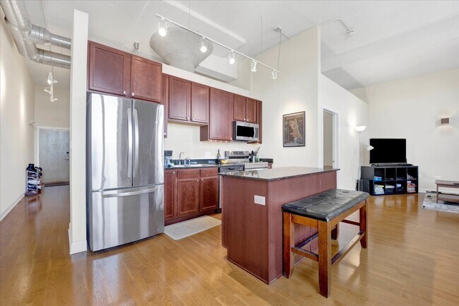 Photo - 4131 W Belmont Ave Unit 301